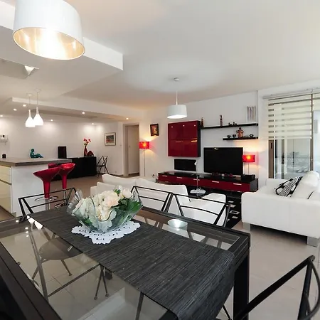 Etoile Grand Five Stars House